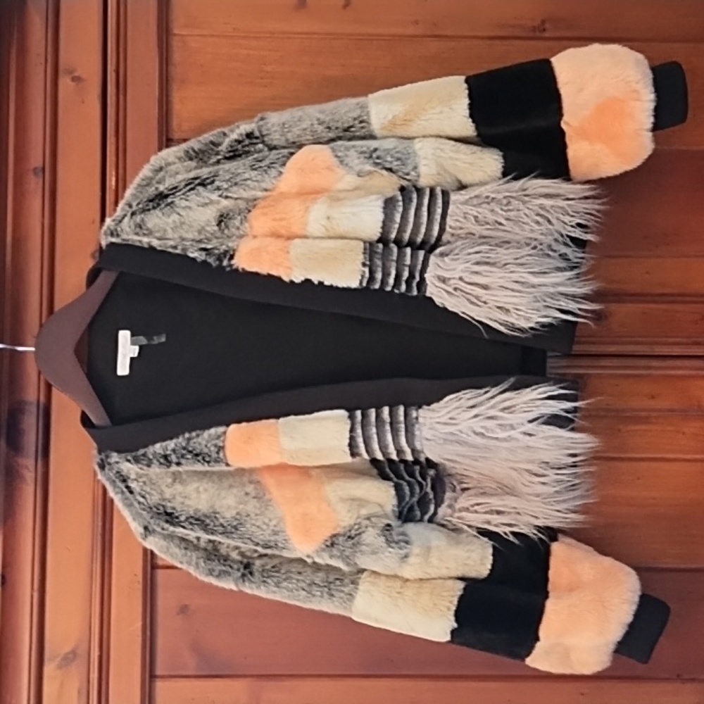 On the Road Tokyo faux fur open front jacket size M/L